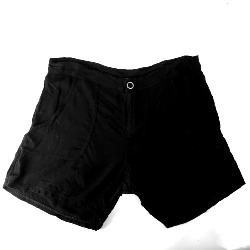 XCVI Black Shorts Size Large